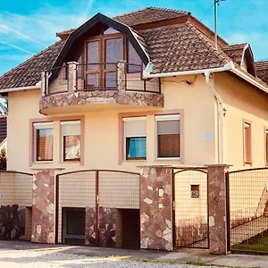 Aranylo House - Quiet With Balcony Near Hajdúszoboszló